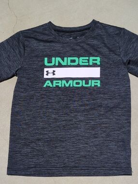 Under Armour Kids Short-Sleeve Heather Charcoal Tee with Teal Logo